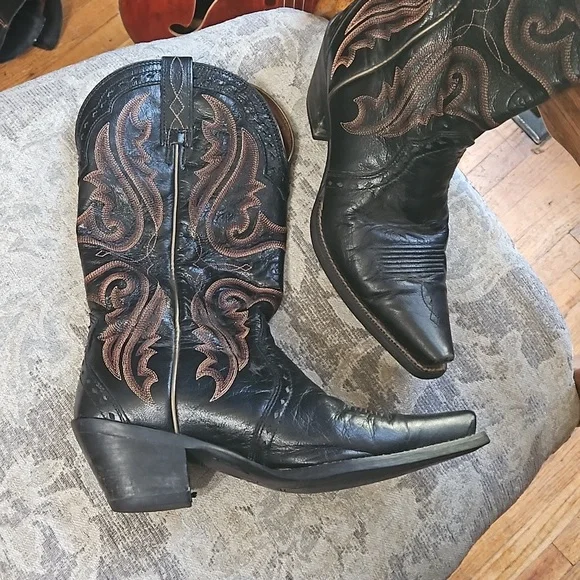 ARIAT Snip Toe Black Boots - Picture 4 of 16